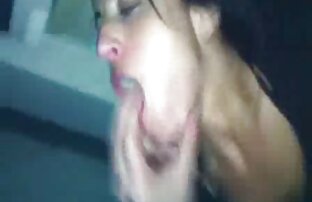 La belle Kaylee Jewel frappe avec son petit ami à vintage porn gratuit l'extérieur