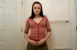 Teen Kelly apprend à baiser et à sucer du sperme avec une videos erotique gratuite milf