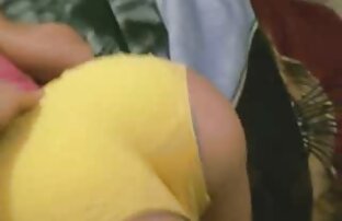 Brunette extrait video de sexe gratuit Cutie - Jeu de canapé