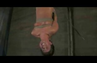 XXX Deux filles noires jouent video sexe tu kiff avec un strap-on!